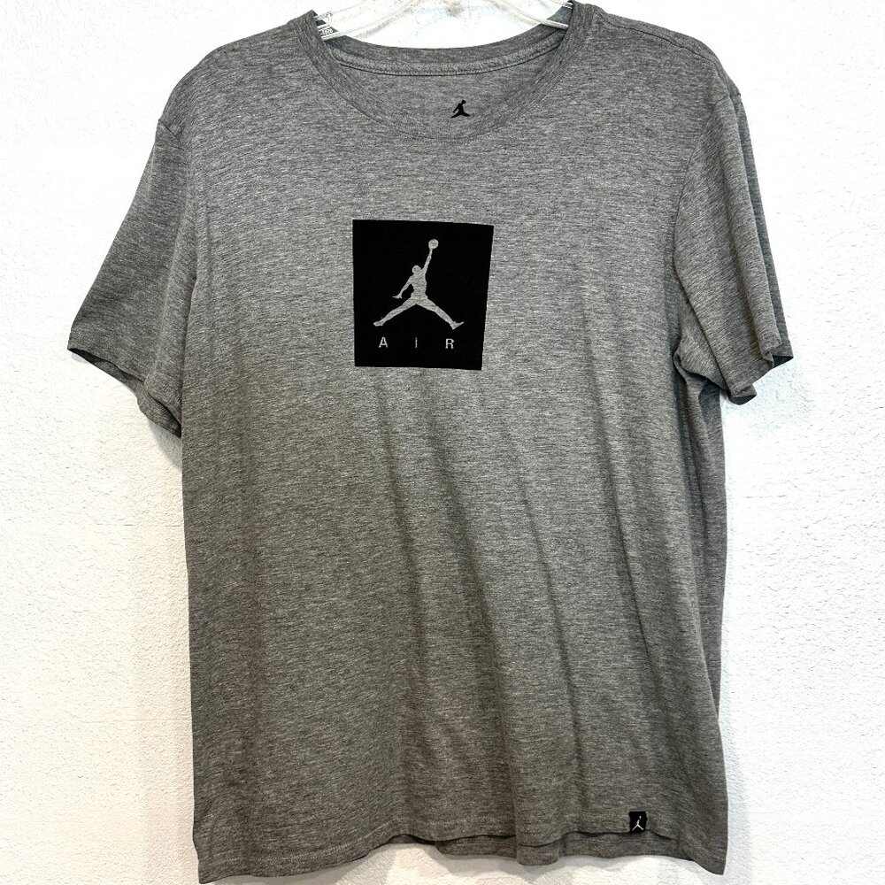 Air Jordan Tee Grey with Black Graphics on Front Short Sleeve Mens Large T-Shirt